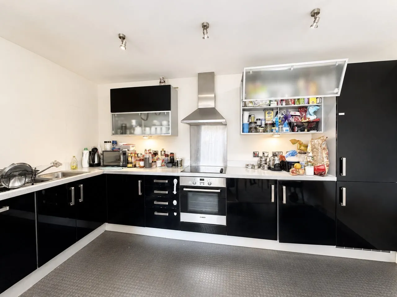 Flat 45, Quartz House, Milton Keynes, 7 Merrivale Mews, MK9 2FJ, photo 2