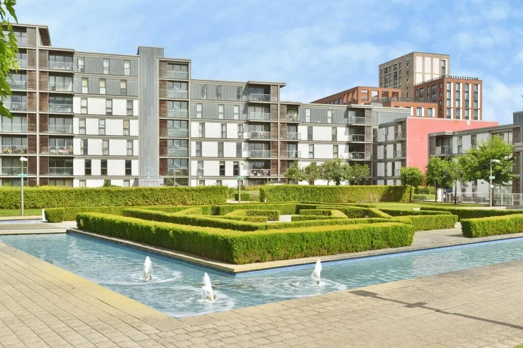 Flat 45, Quartz House, Milton Keynes, 7 Merrivale Mews, MK9 2FJ, photo 3