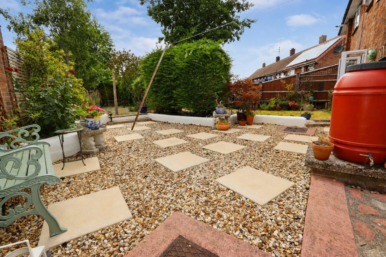 John Street, Thrapston, NN14, photo 27