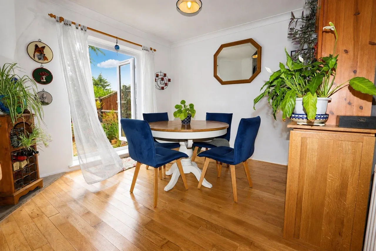 John Street, Thrapston, NN14, photo 14