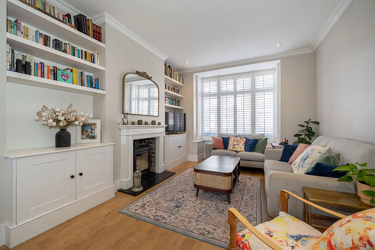 York Road, Brentford, TW8, photo 2