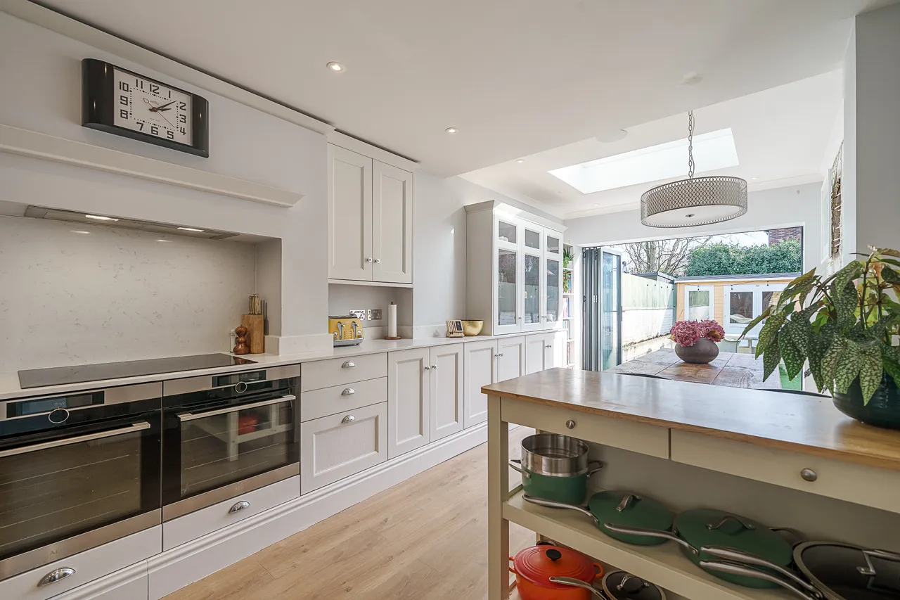 York Road, Brentford, TW8, photo 4