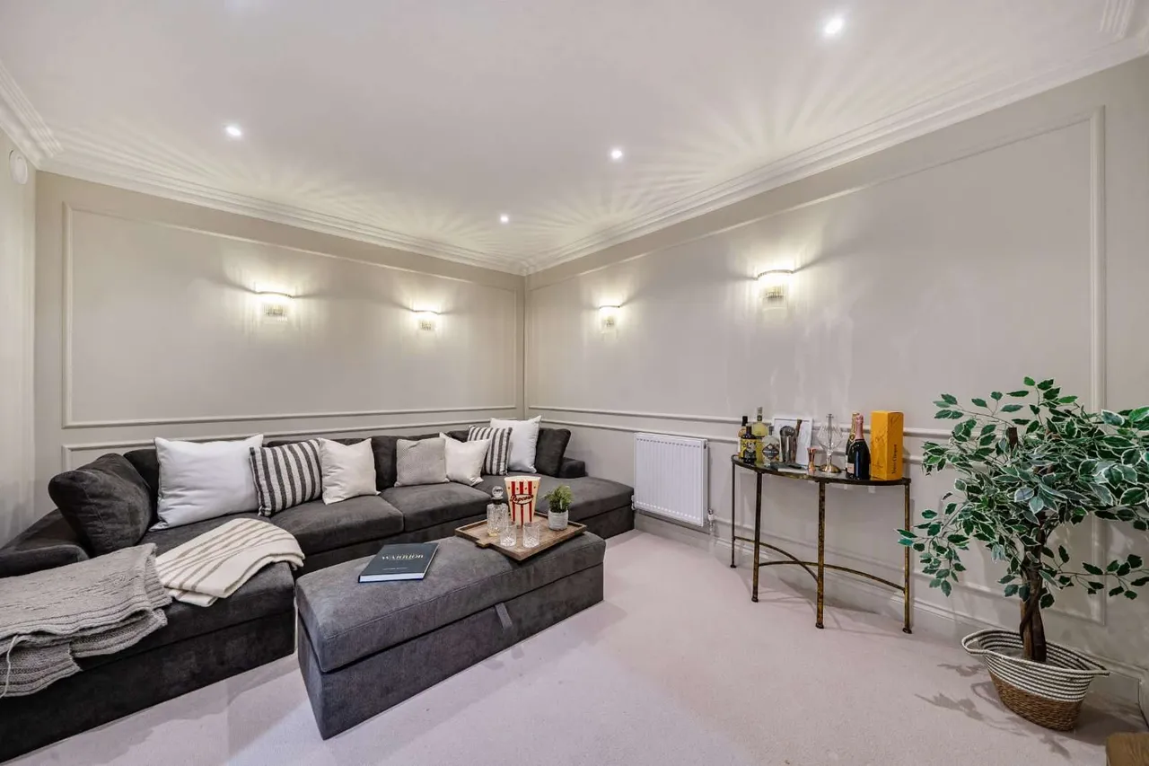 Platts Lane, London, NW3, photo 9