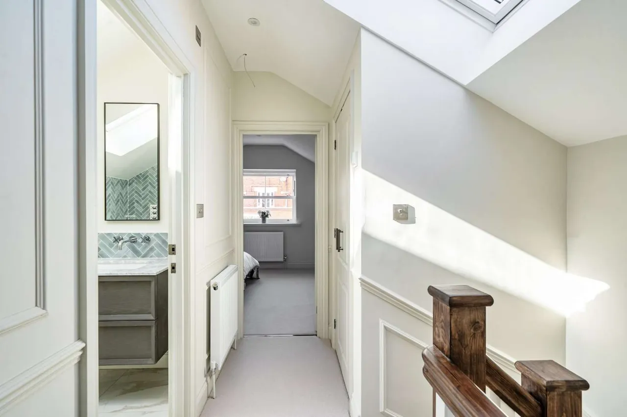 Platts Lane, London, NW3, photo 19