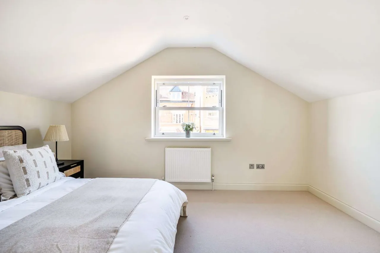 Platts Lane, London, NW3, photo 13