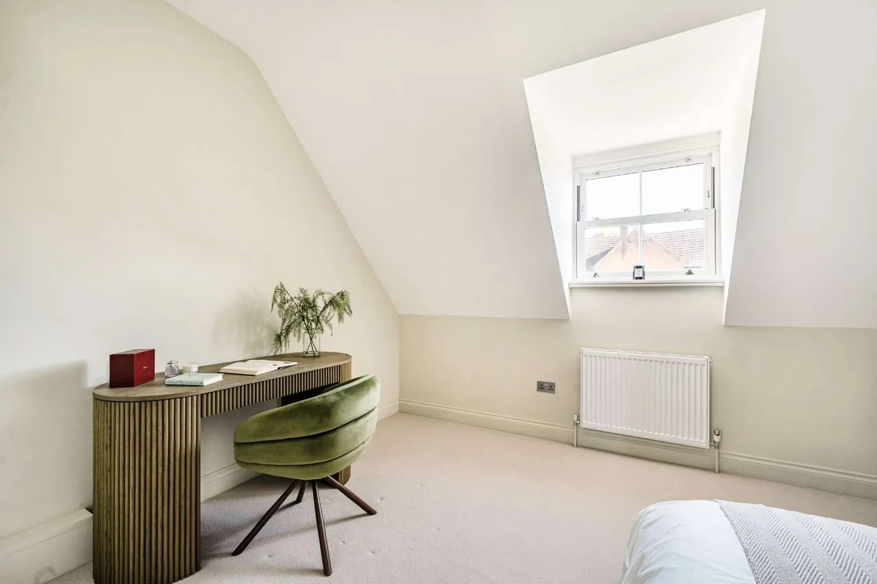Platts Lane, London, NW3, photo 11