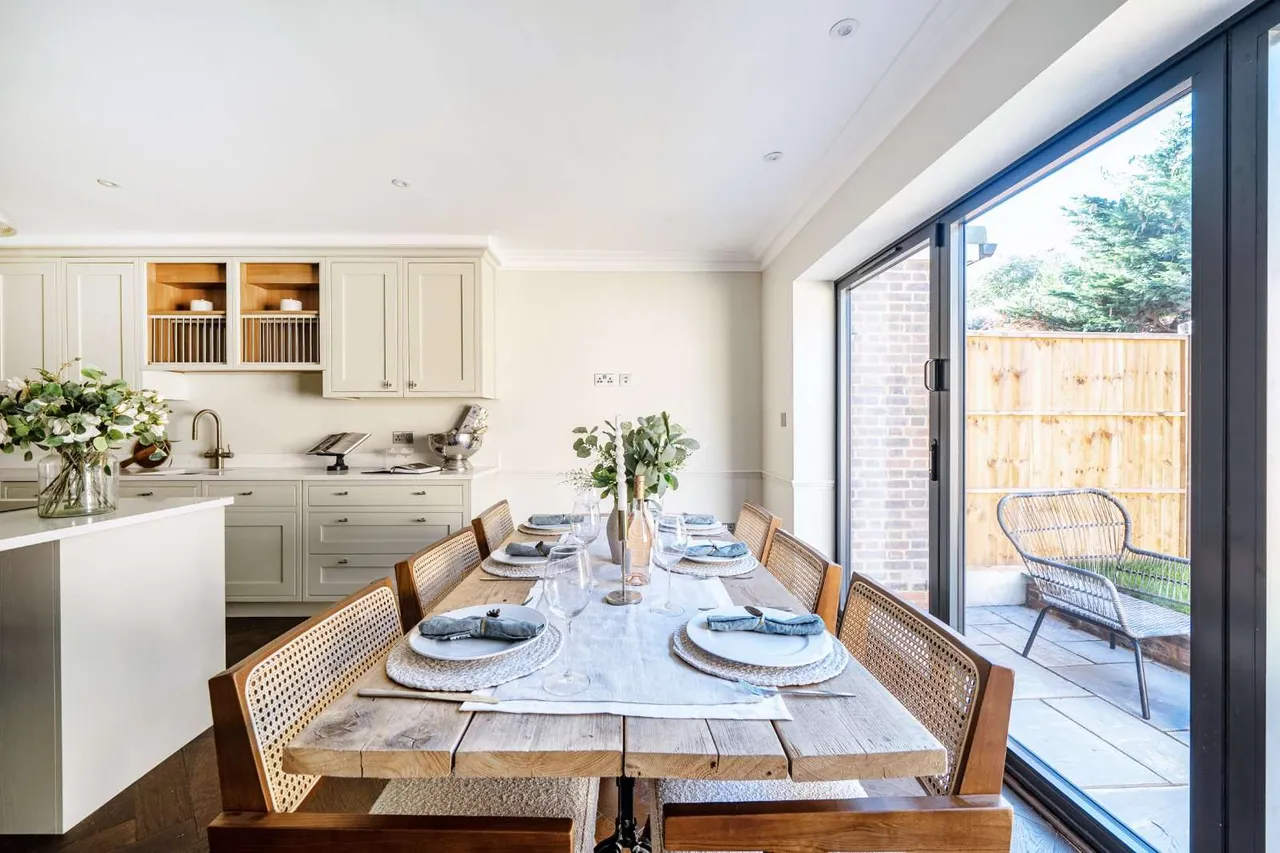 Platts Lane, London, NW3, photo 6