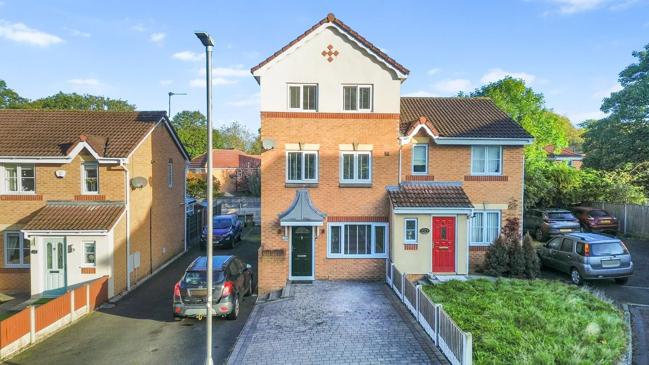 4 bed house for sale, Iona Gardens, St. Helens, WA9
