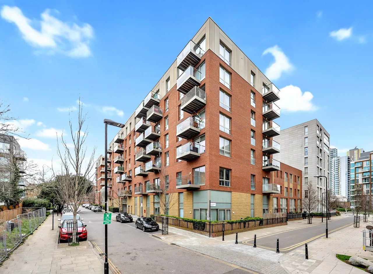 1 bed flat for sale — Flat 11, Mulberry Apartments, Coster Avenue