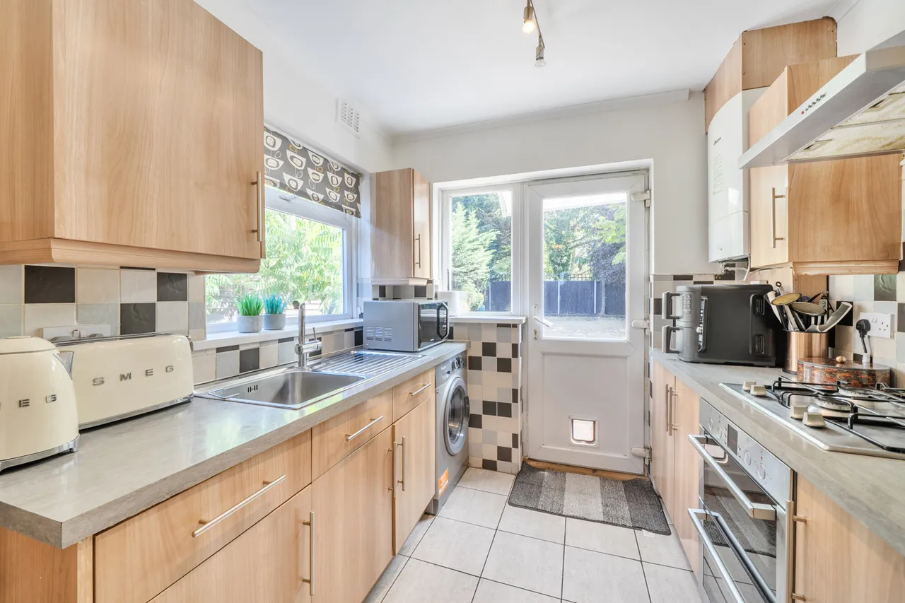Old Ruislip Road, Northolt, UB5, photo 5