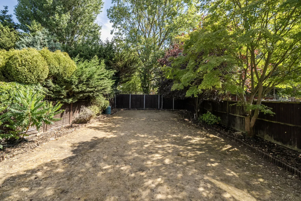 Old Ruislip Road, Northolt, UB5, photo 11