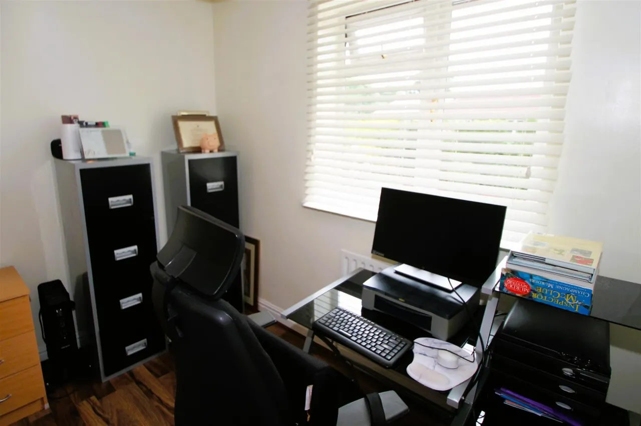 Cloister Drive, Halesowen, photo 19