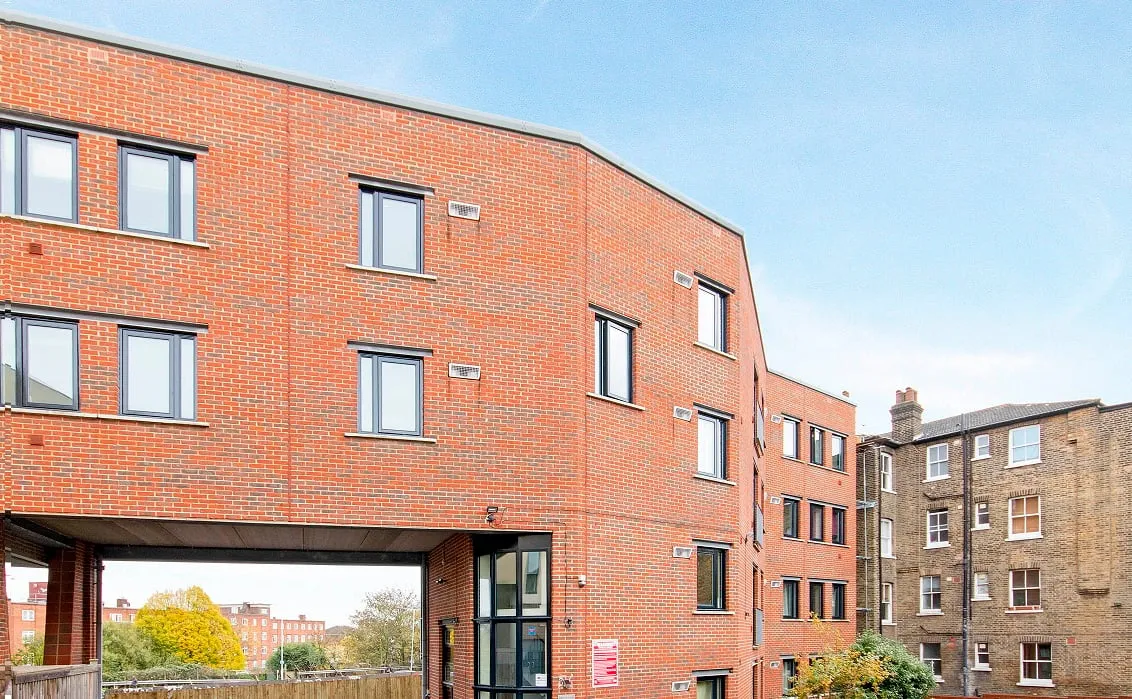 2 bed flat to rent — Bird in Hand Mews, Forest hill, London, SE23 3HH