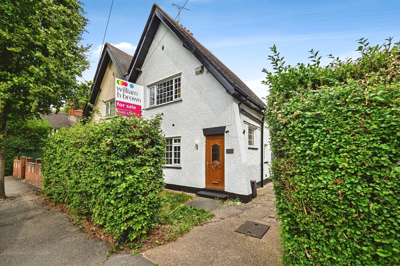 3 bed house for sale — Beech Avenue, Garden Village, Hull