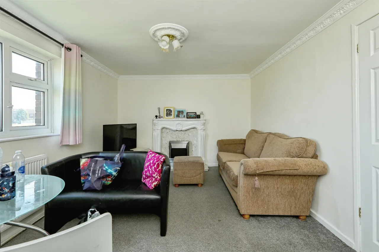Treefield Close, Wingfield, Rotherham, photo 2