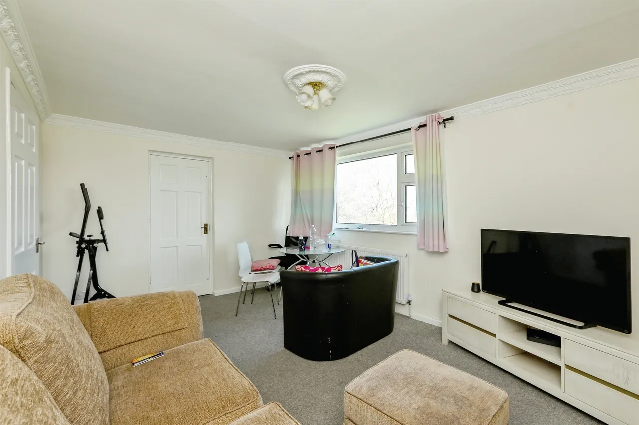 Treefield Close, Wingfield, Rotherham, photo 5