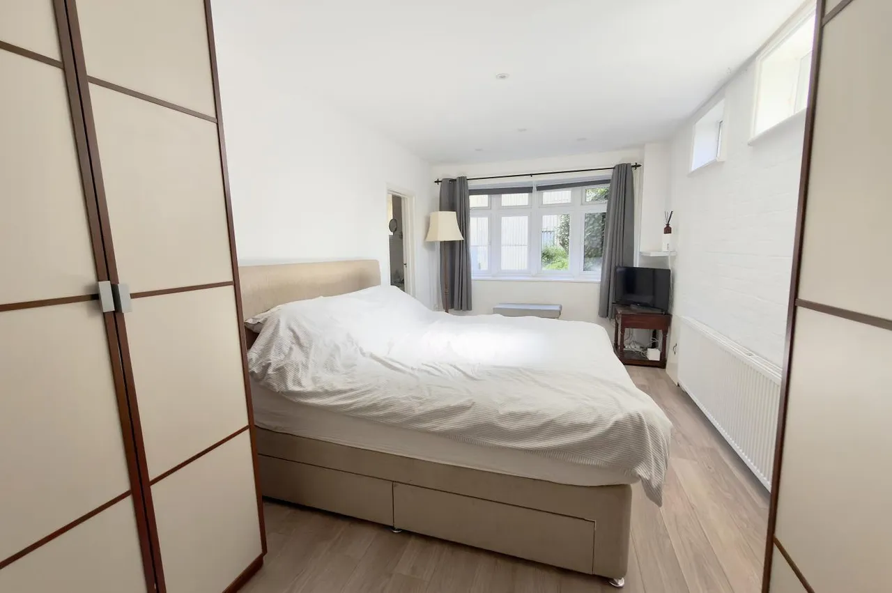 Surrey Road, BH2, photo 11
