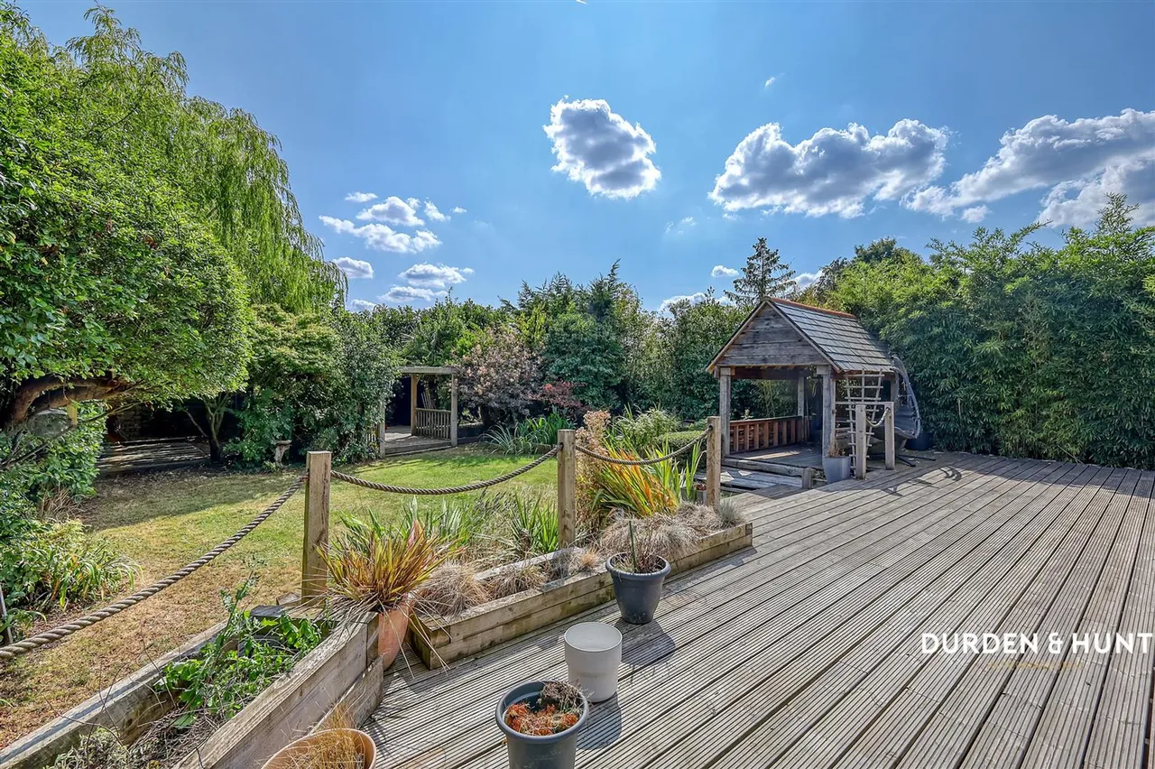 Hamlet Hill, Roydon, CM19, photo 30