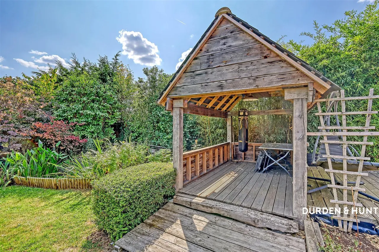 Hamlet Hill, Roydon, CM19, photo 31