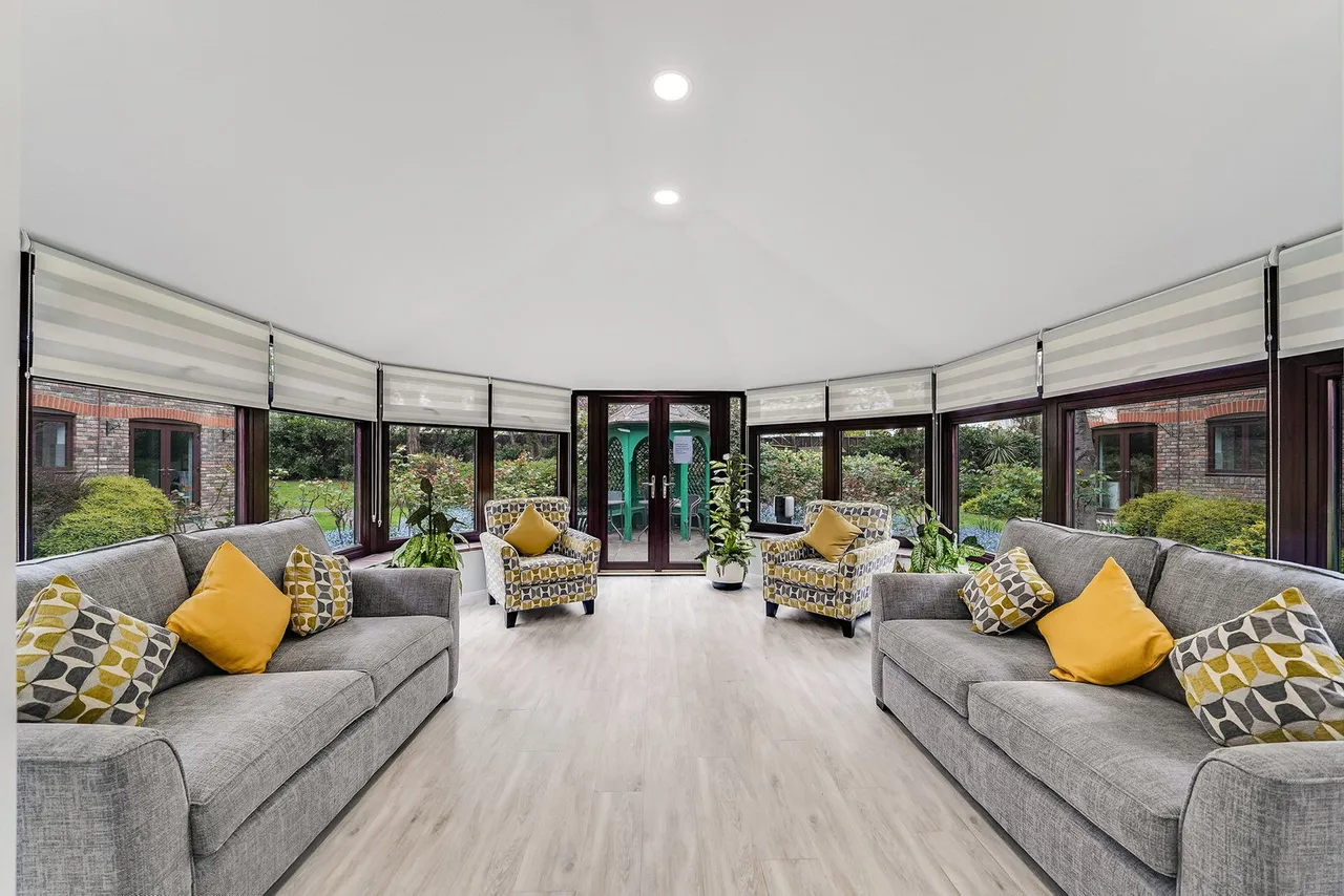 Winningales Court, Vienna Close, Clayhall, Essex IG5, photo 11