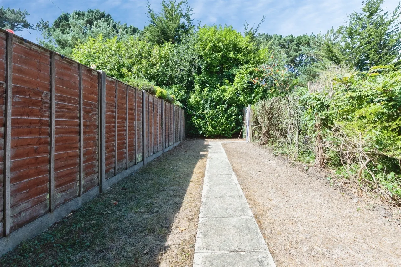 Flazen Close, Bournemouth, BH11, photo 2