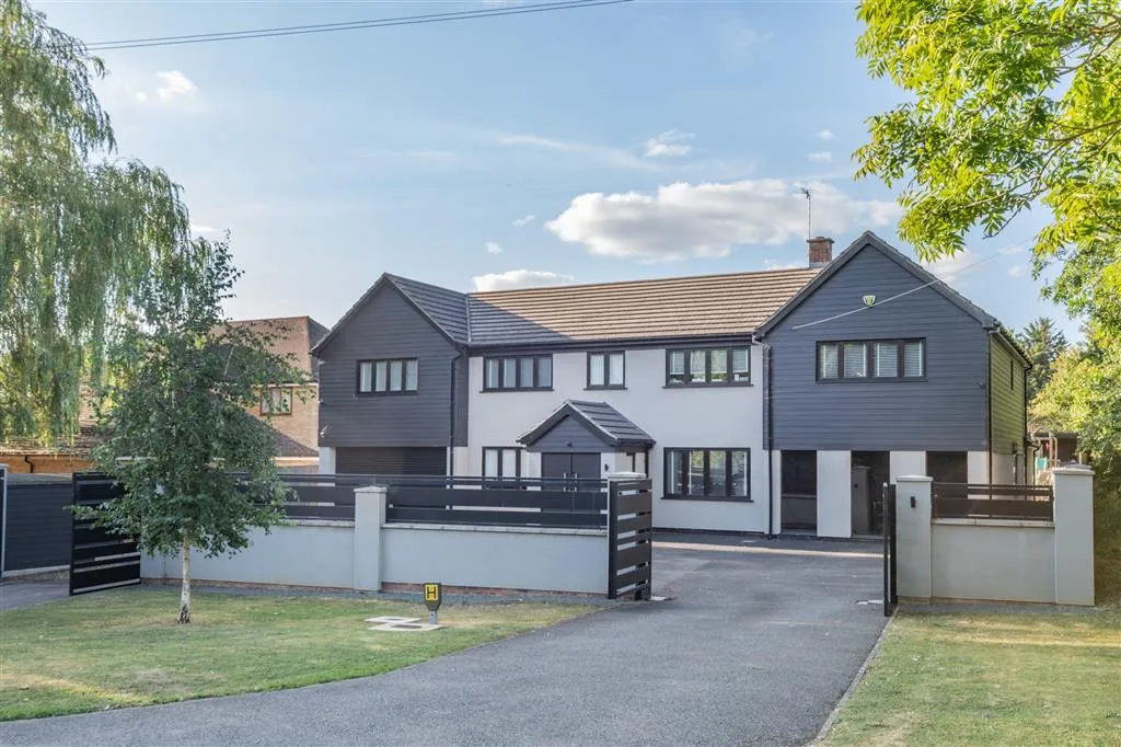 6 bed house for sale, Folksworth Road, Norman Cross, PE7