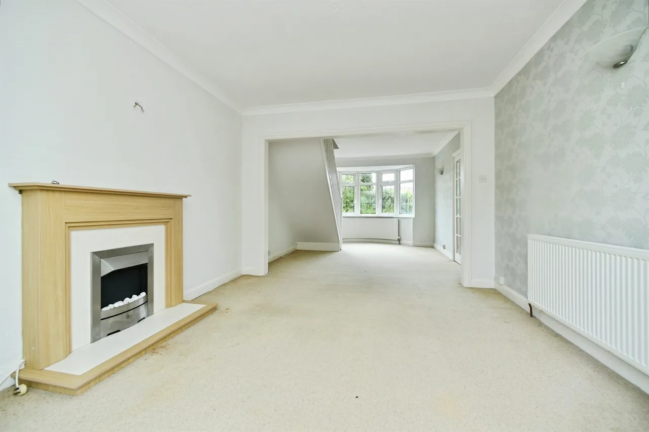 3 bed house for sale — Larkfield Way, Brighton