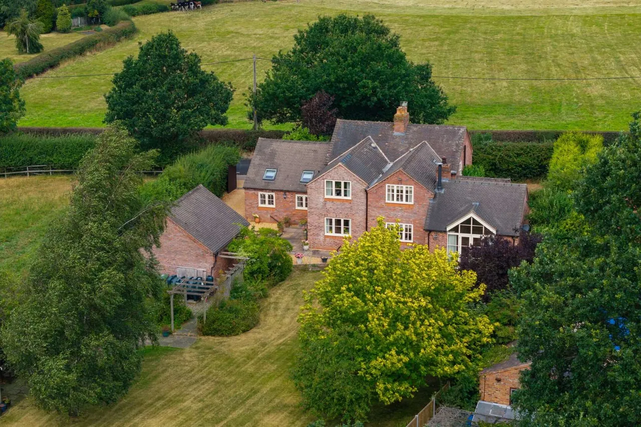 Wheelwright Cottage, Woore Road, Buerton, Cheshire, CW3 0DA, photo 2