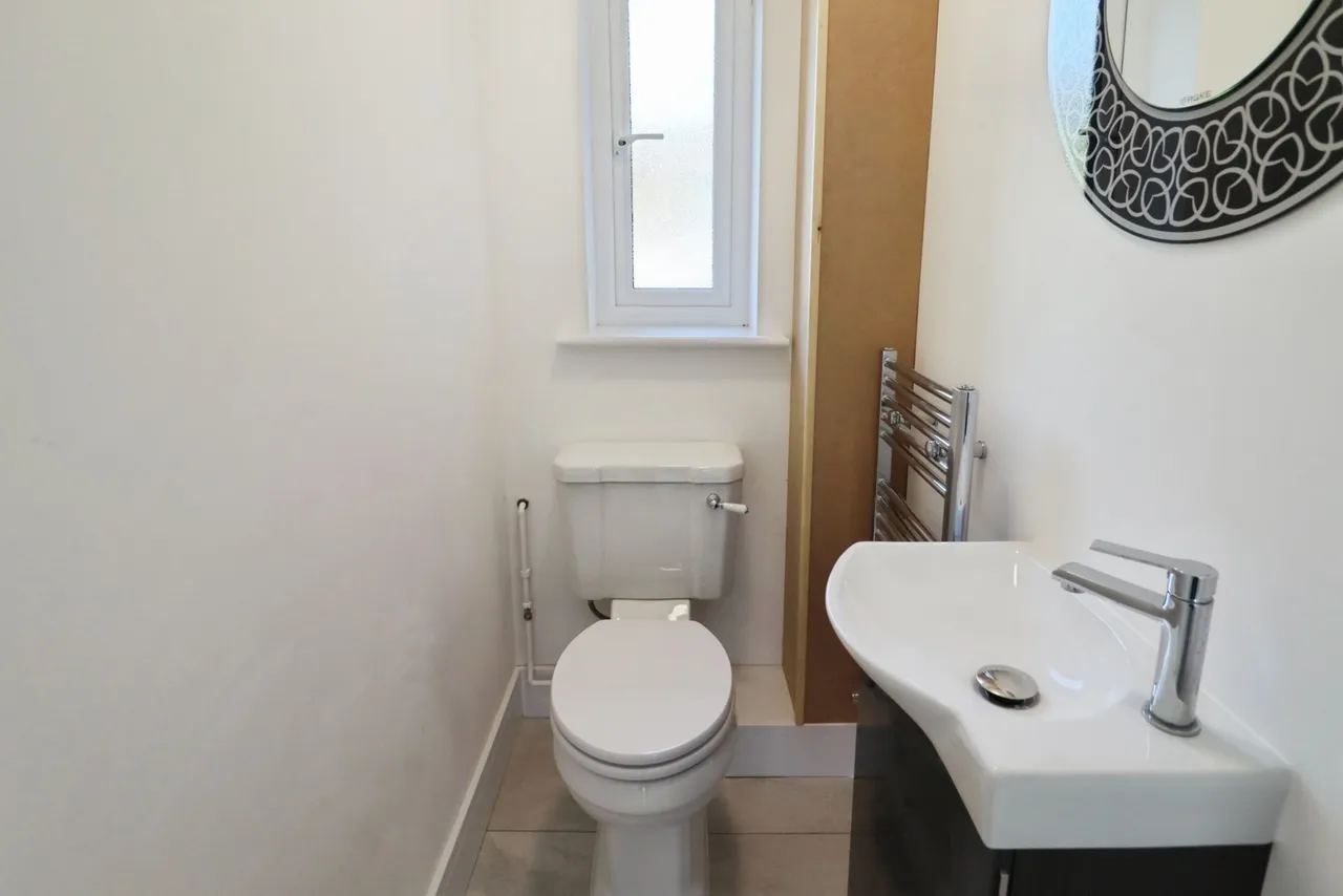 Llys Royal Oak, Rhydyfro, SA8, photo 7