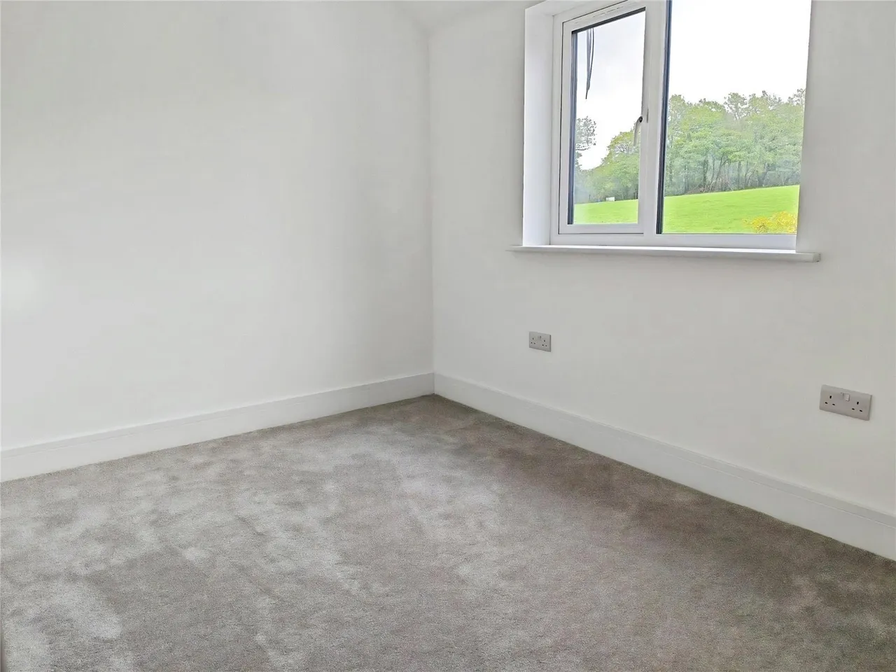 Llys Royal Oak, Rhydyfro, SA8, photo 12
