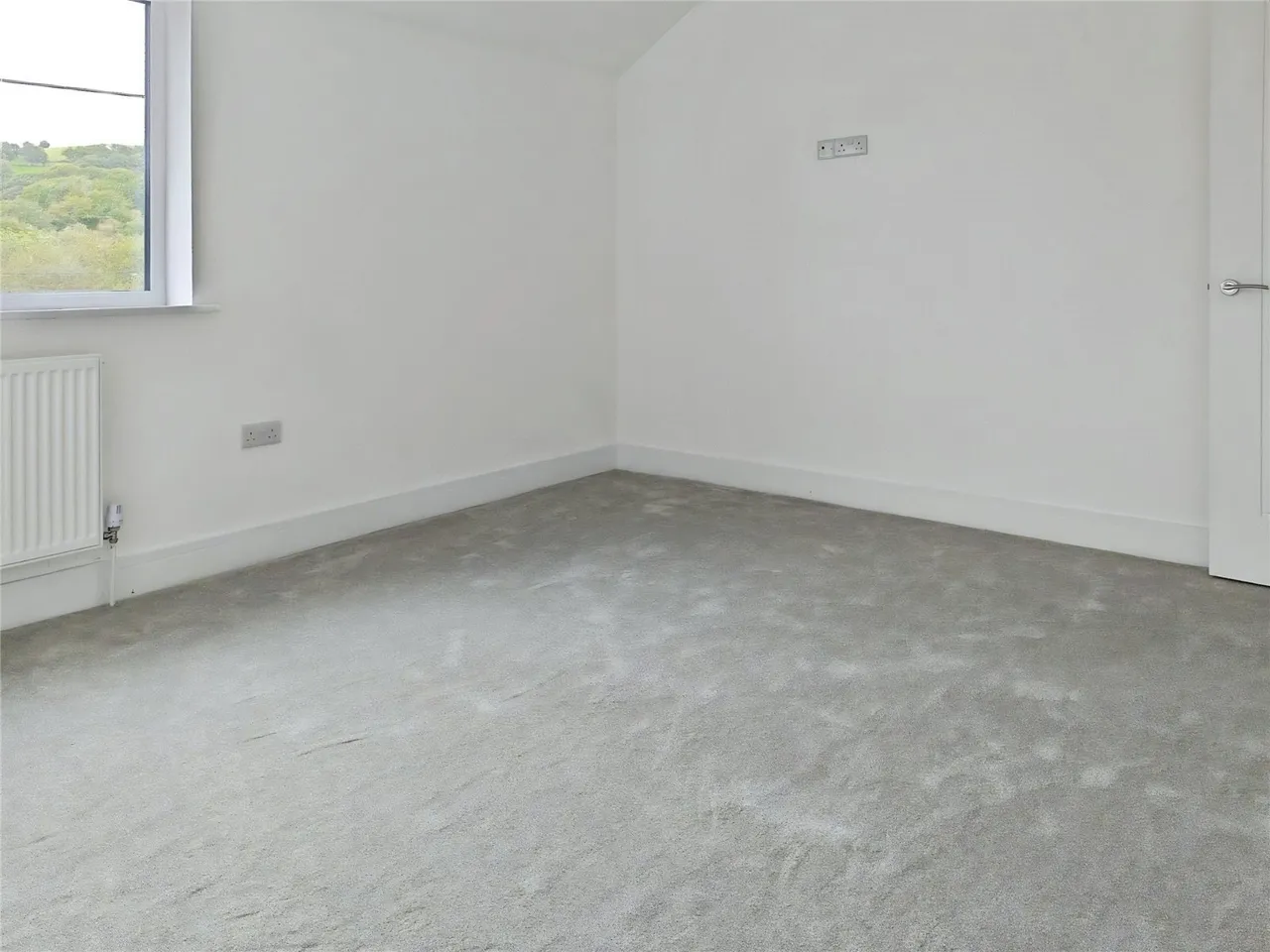 Llys Royal Oak, Rhydyfro, SA8, photo 16