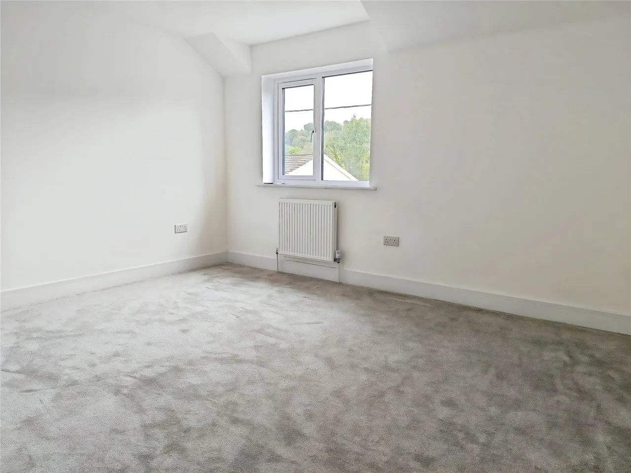 Llys Royal Oak, Rhydyfro, SA8, photo 17