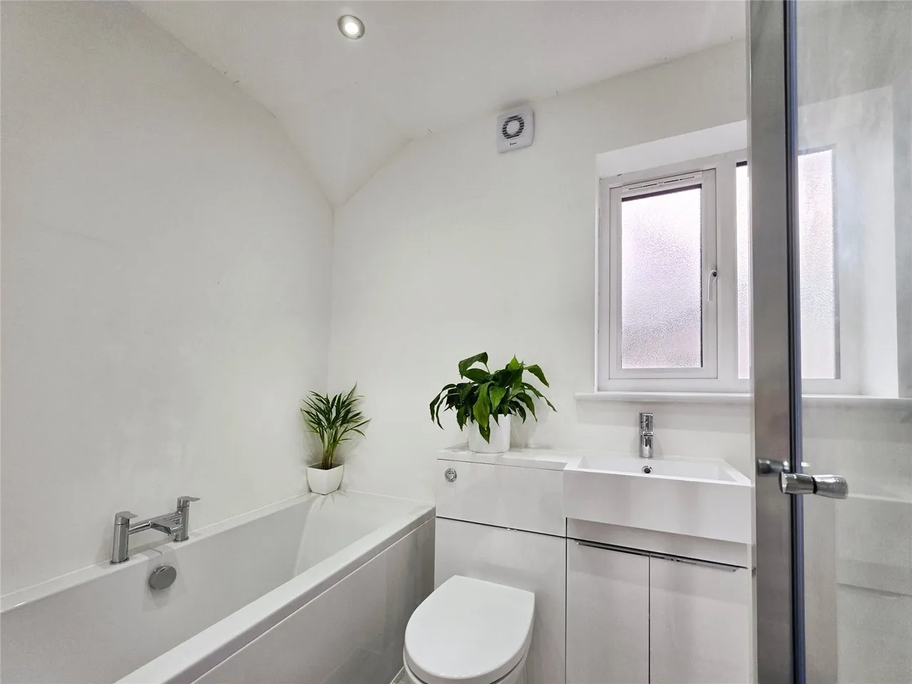 Llys Royal Oak, Rhydyfro, SA8, photo 13