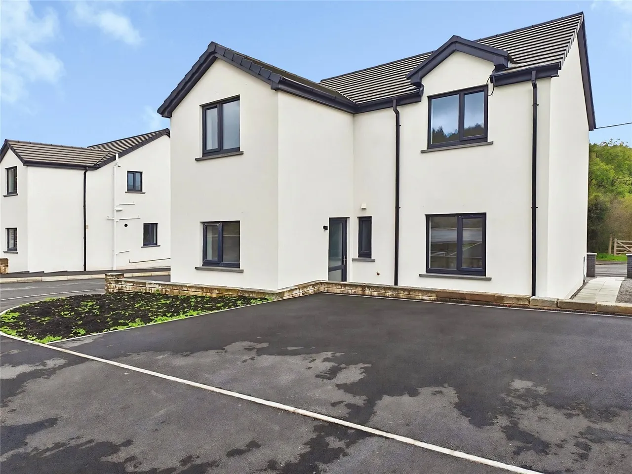 Llys Royal Oak, Rhydyfro, SA8, photo 25