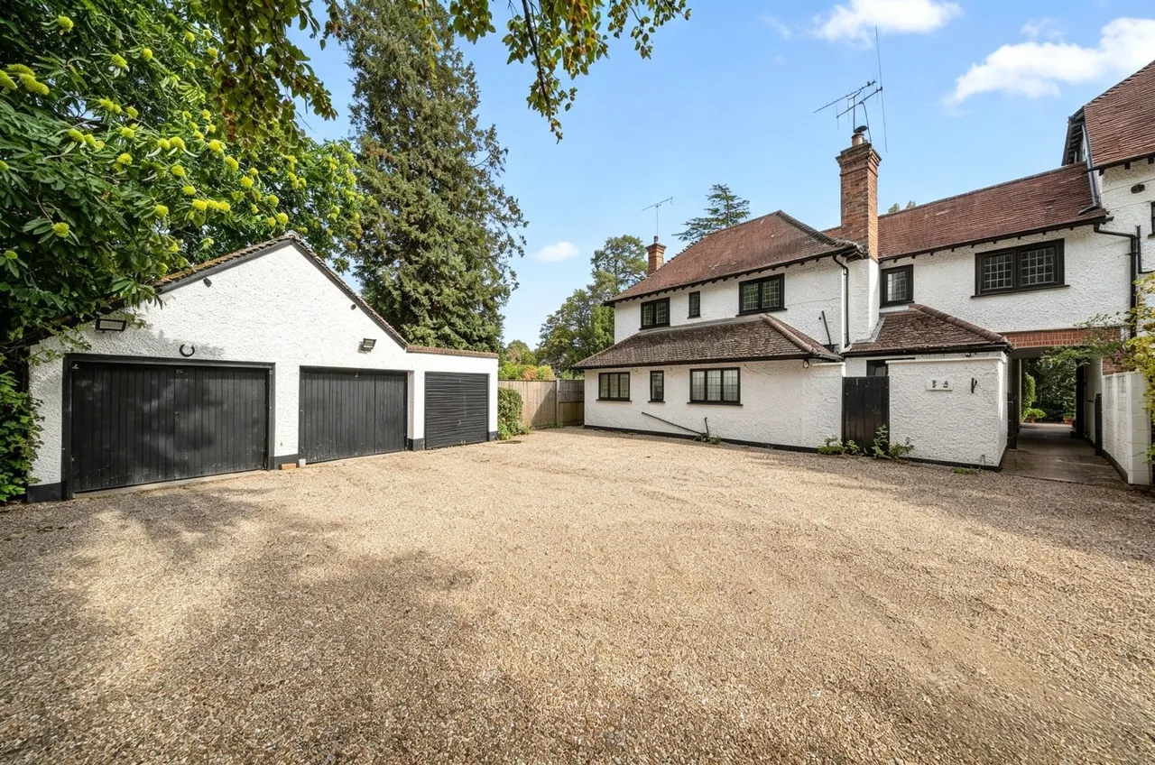 Old Woking Road, Pyrford, GU22, photo 6
