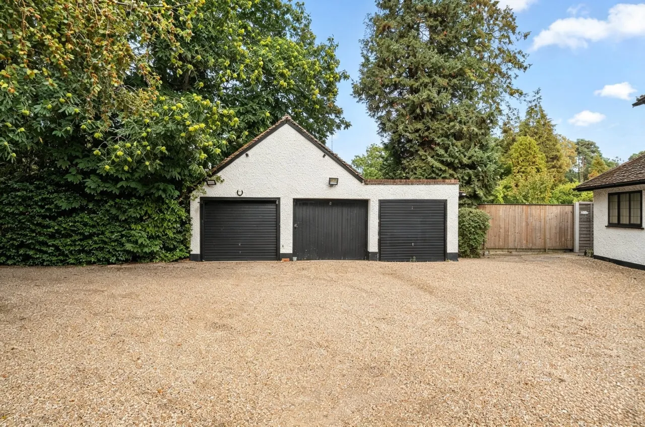 Old Woking Road, Pyrford, GU22, photo 20