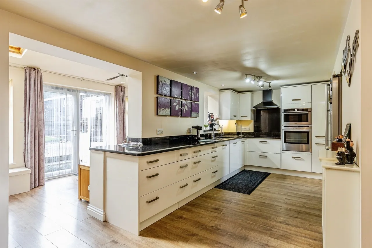 4 bed house for sale — Bishport Avenue, Bristol