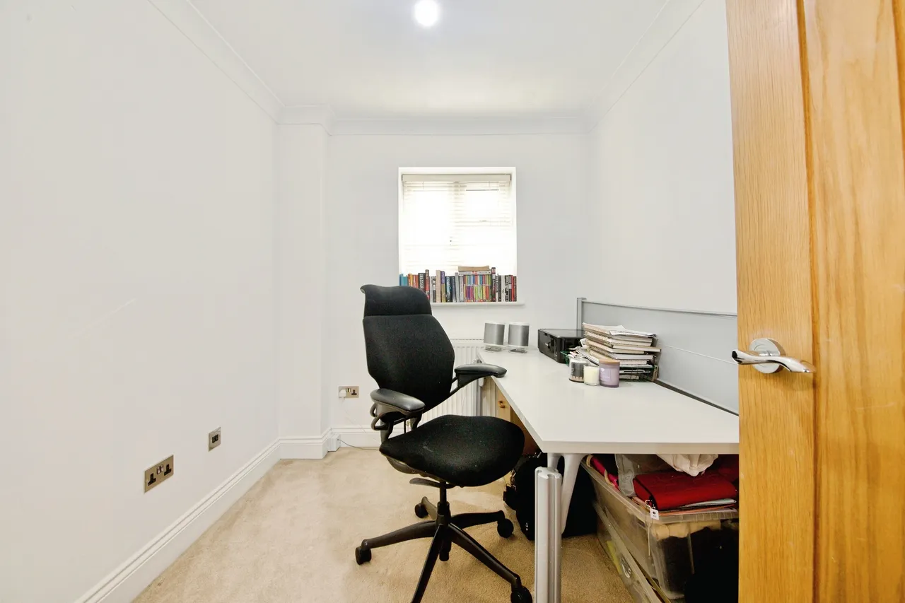 Beechwood Drive, Woodford Green, IG8, photo 15