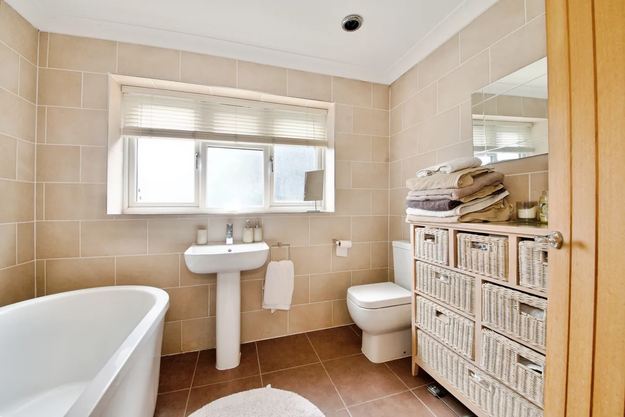 Beechwood Drive, Woodford Green, IG8, photo 14