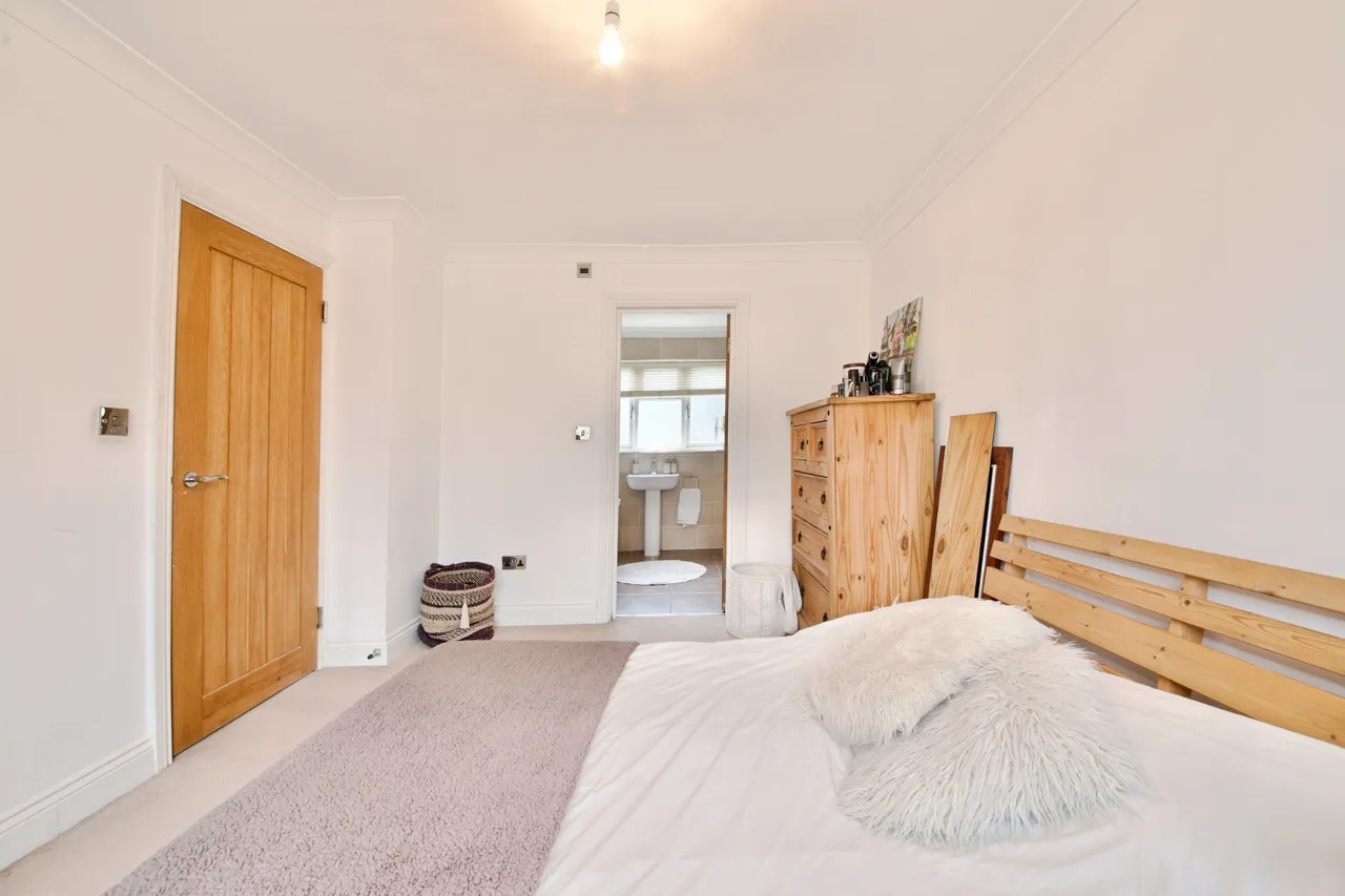 Beechwood Drive, Woodford Green, IG8, photo 11