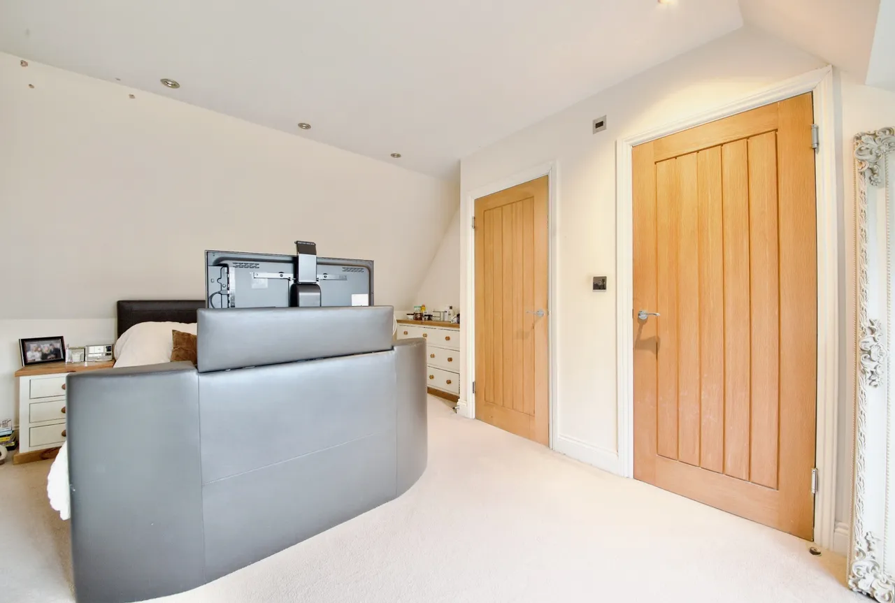 Beechwood Drive, Woodford Green, IG8, photo 17