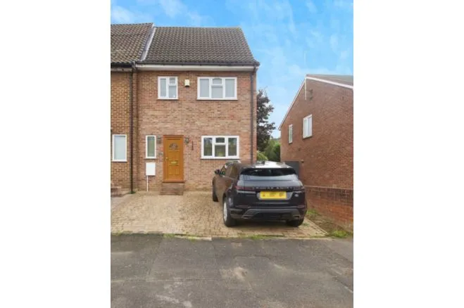 3 bed house for sale, Beechwood Drive, Woodford Green, IG8