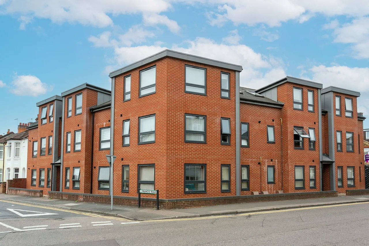1 bed flat for sale — Flat 16, Forester House, Watford