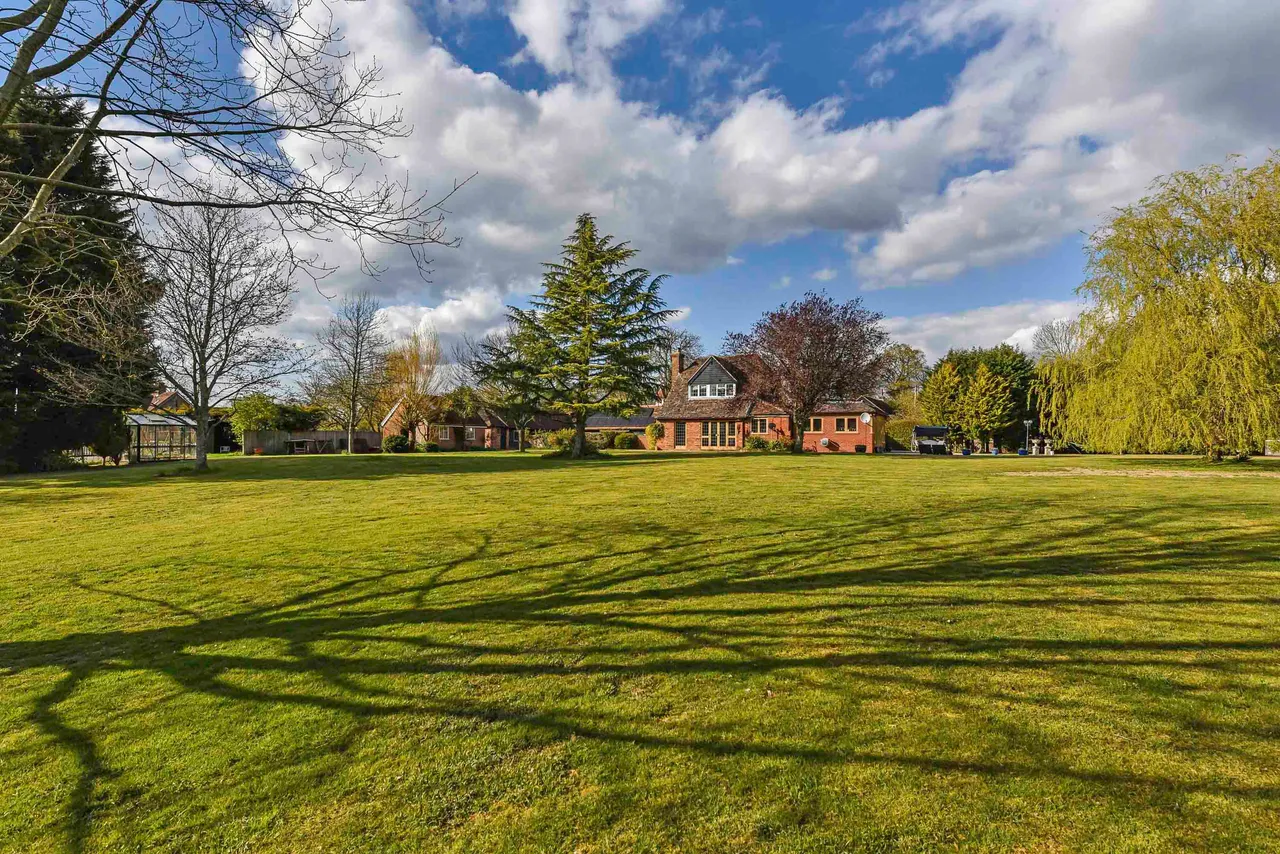 West Chiltington Lane, Billingshurst,..., photo 2