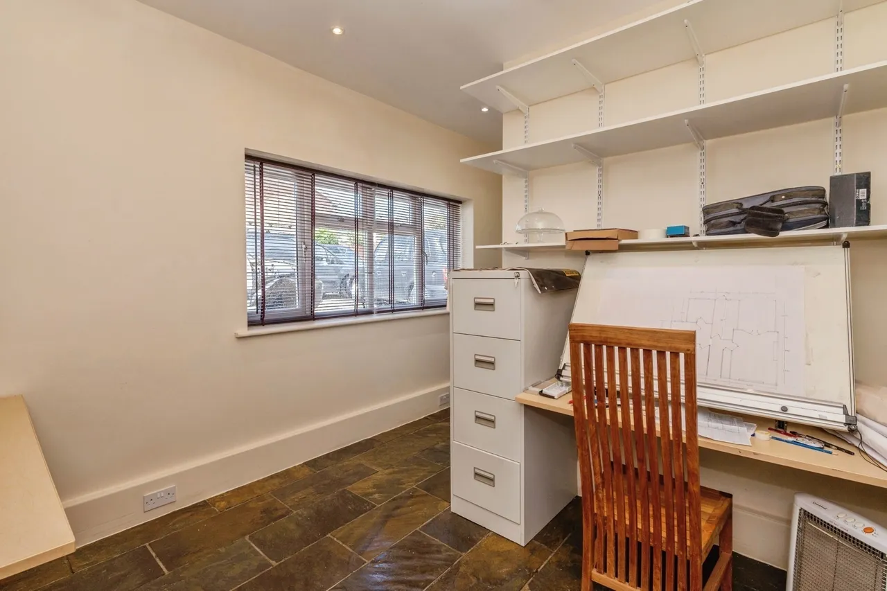Maycroft Gardens, Grays, Essex, RM17, photo 14