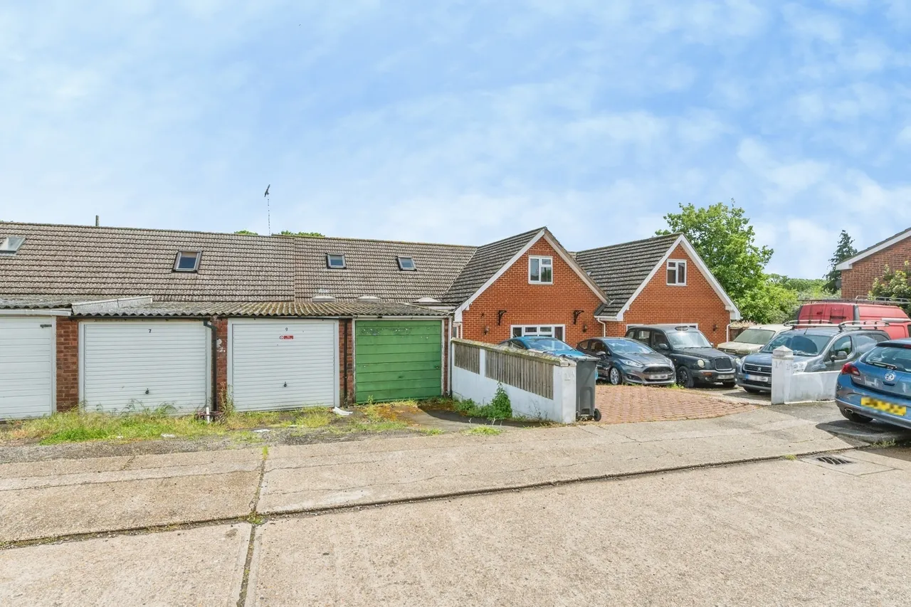 Maycroft Gardens, Grays, Essex, RM17, photo 39