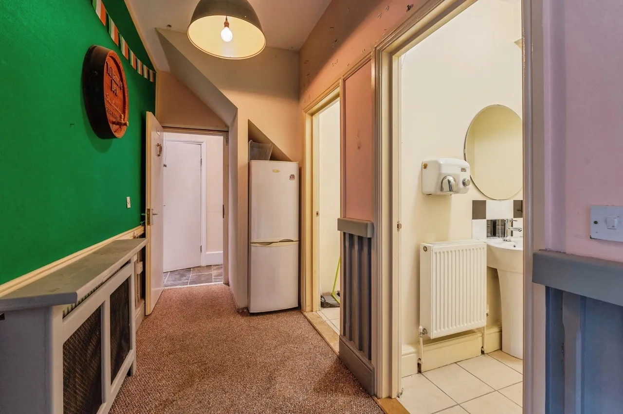 Maycroft Gardens, Grays, Essex, RM17, photo 6