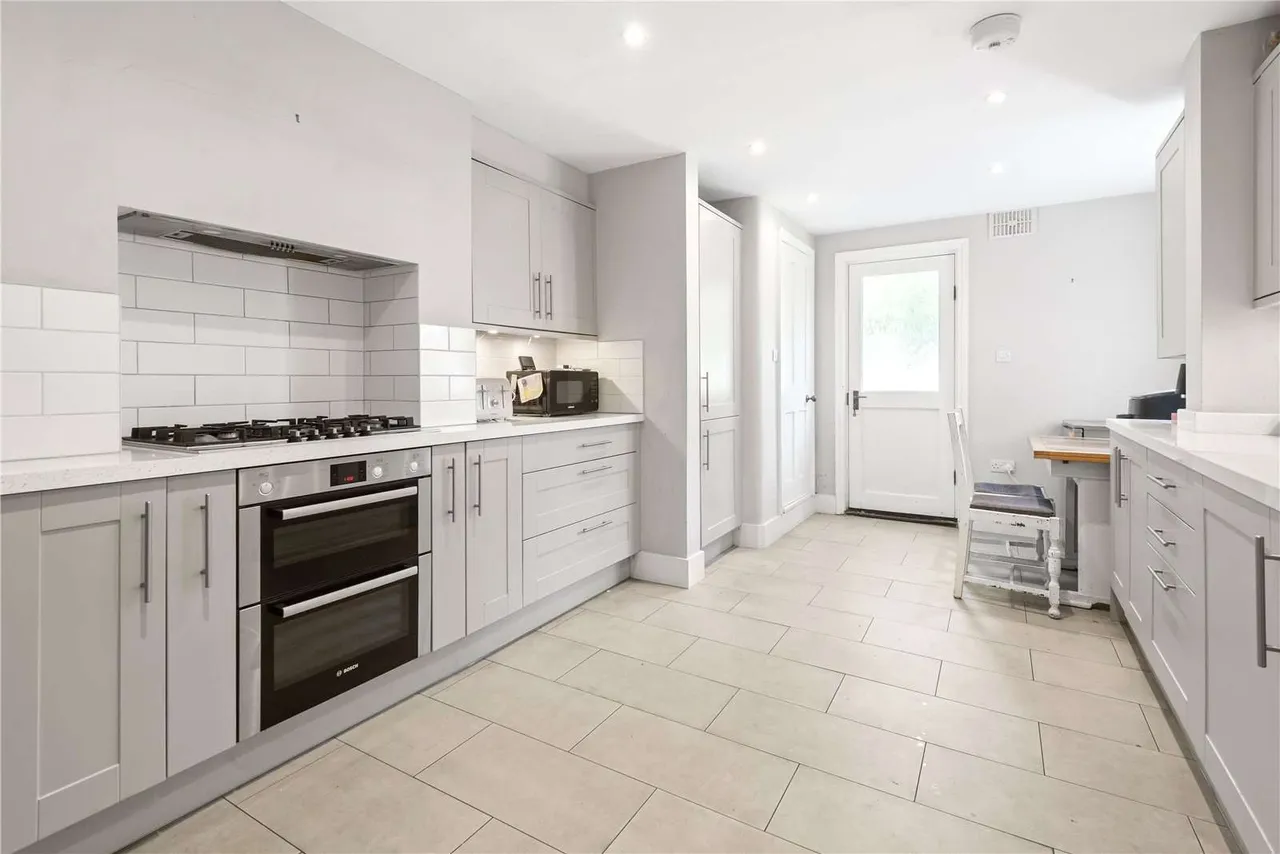 Ridgmount Road, London, SW18 2DA, photo 3
