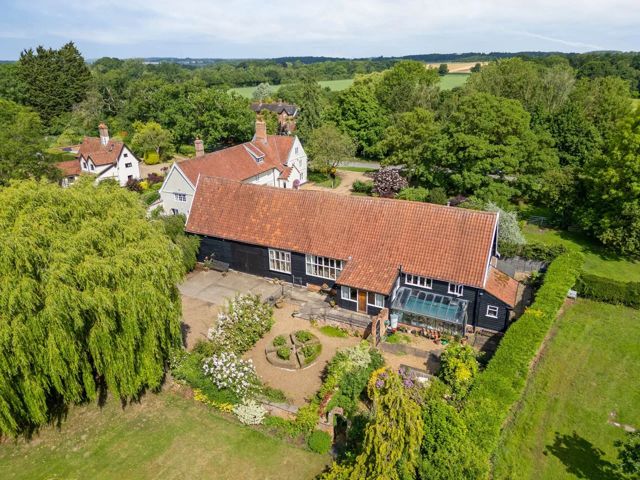 Impressive Grade II Listed Barn Conve, photo 18