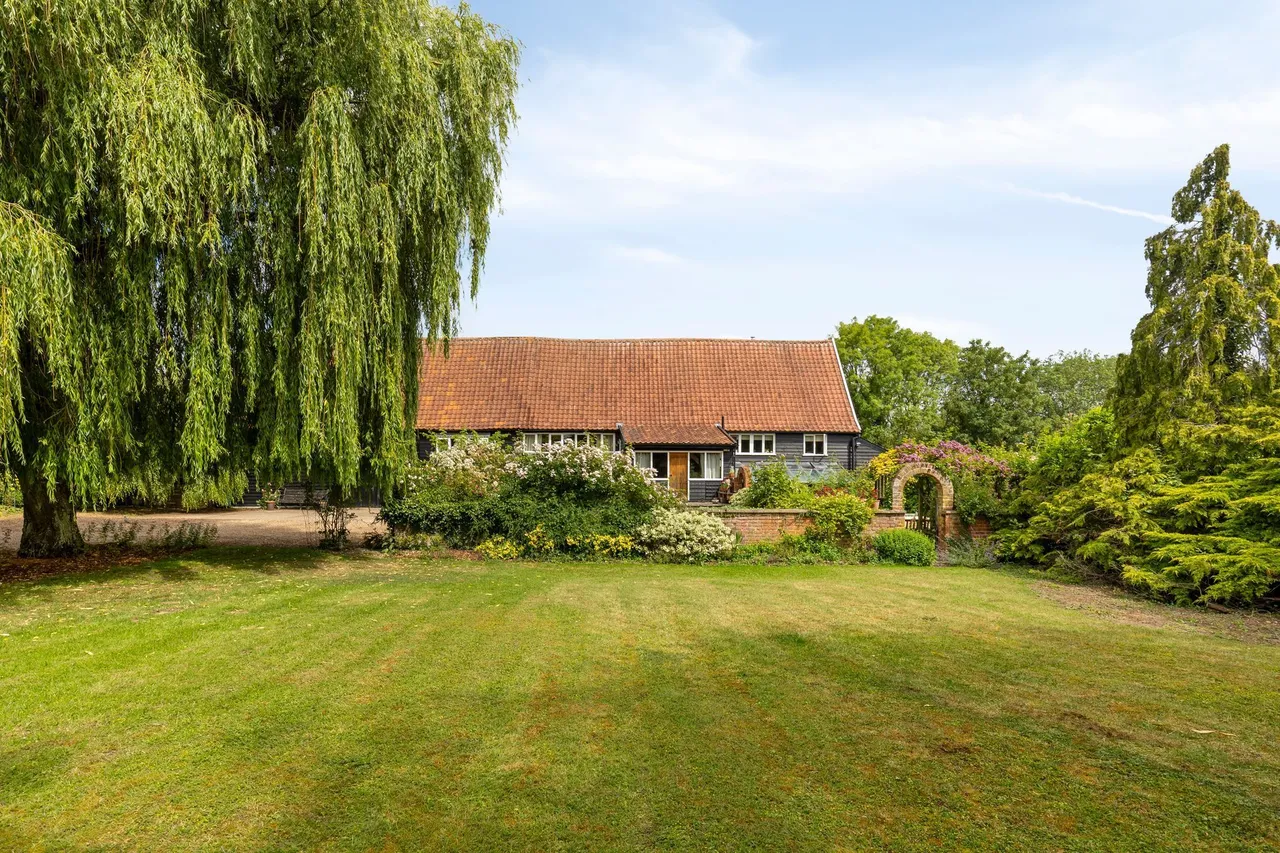 Impressive Grade II Listed Barn Conve, photo 15